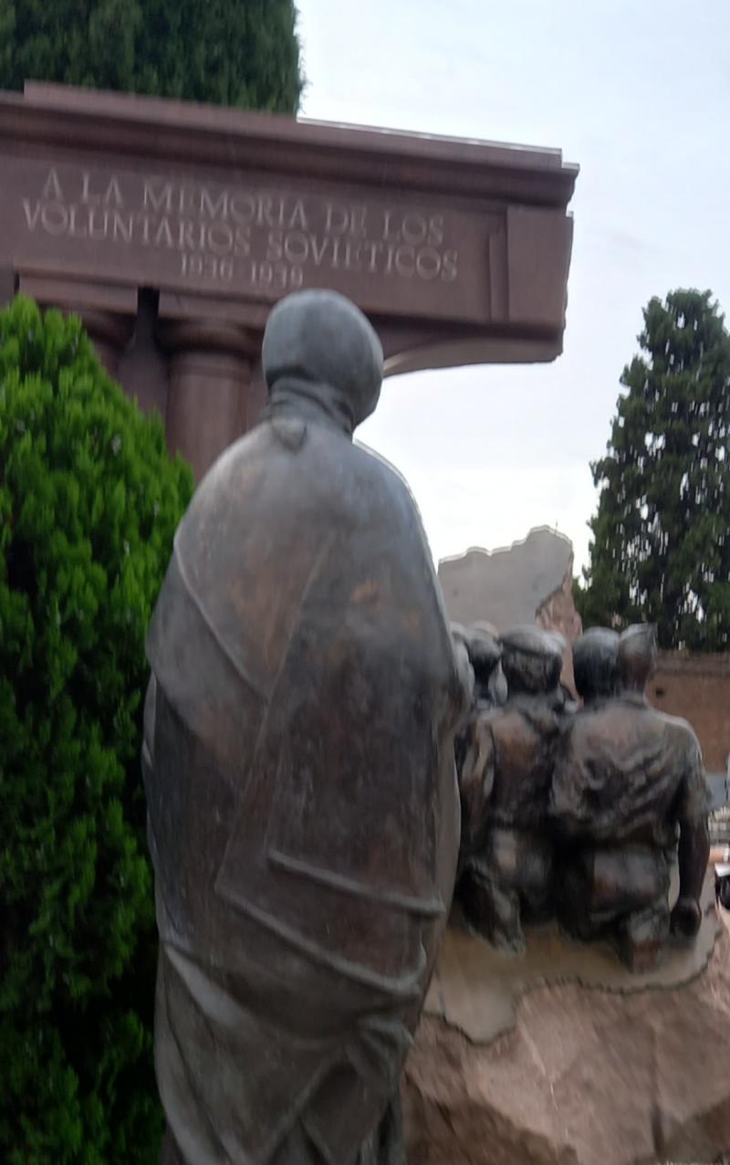 Monument aux volontaires soviétiques
